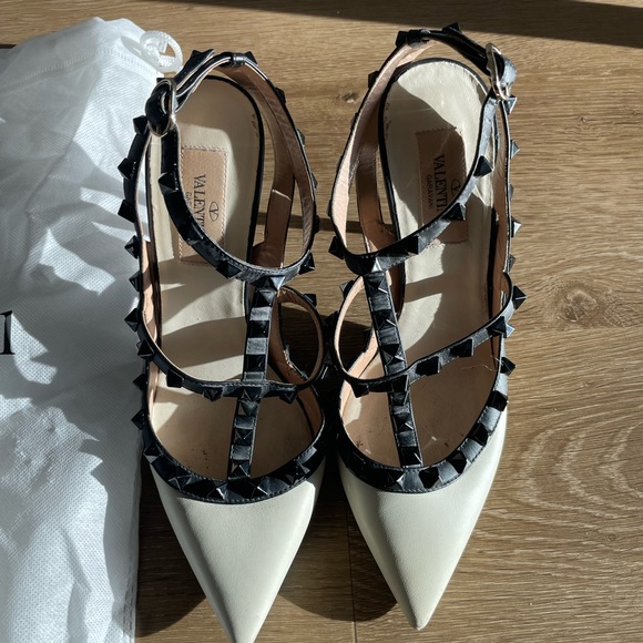 VALENTINO Garavani Vintage Studded Stilettos - Picture 4 of 8